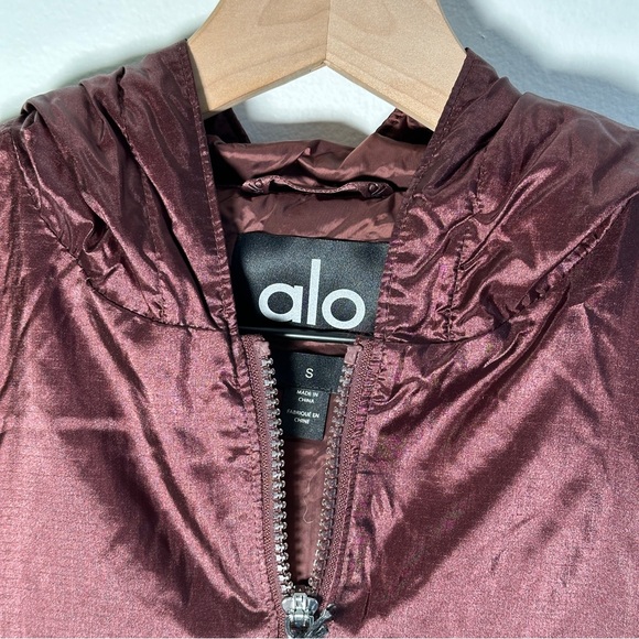 NWT Alo Yoga RIPSTOP CROPPED COSMO ZIP UP HOODIE in cherry cola - Picture 8 of 11
